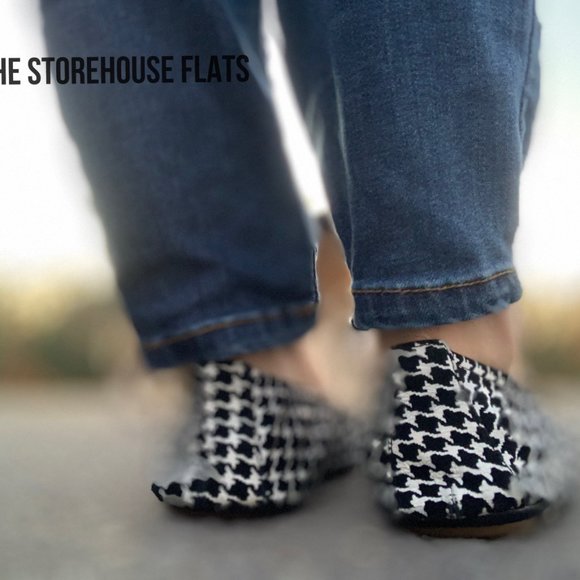 Storehouse Flats  Houndstooth - Picture 4 of 8